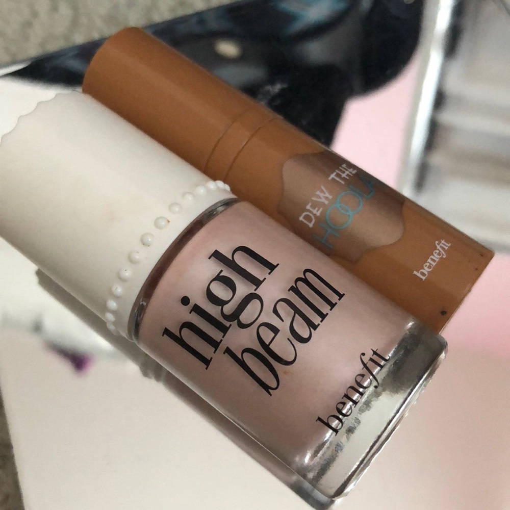 NEW Benefit High Beam + FREE DEW THE HOOLA MINI